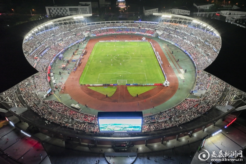 2025娄娄底市“材料谷杯”足球对抗赛冠军之夜1