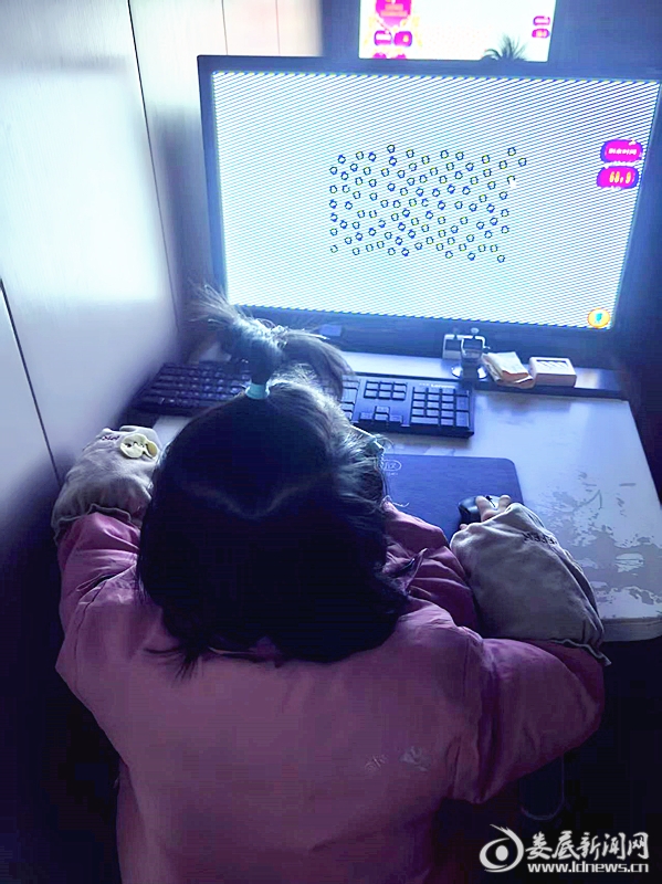 ▲姐妹俩开启弱视治疗