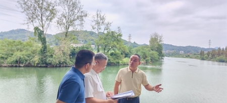 省第六生态环境保护督察组现场督察工业企业绿色转型与水环境治理成效